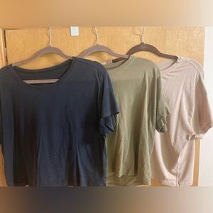 Lululemon Cate T shirts Size 6